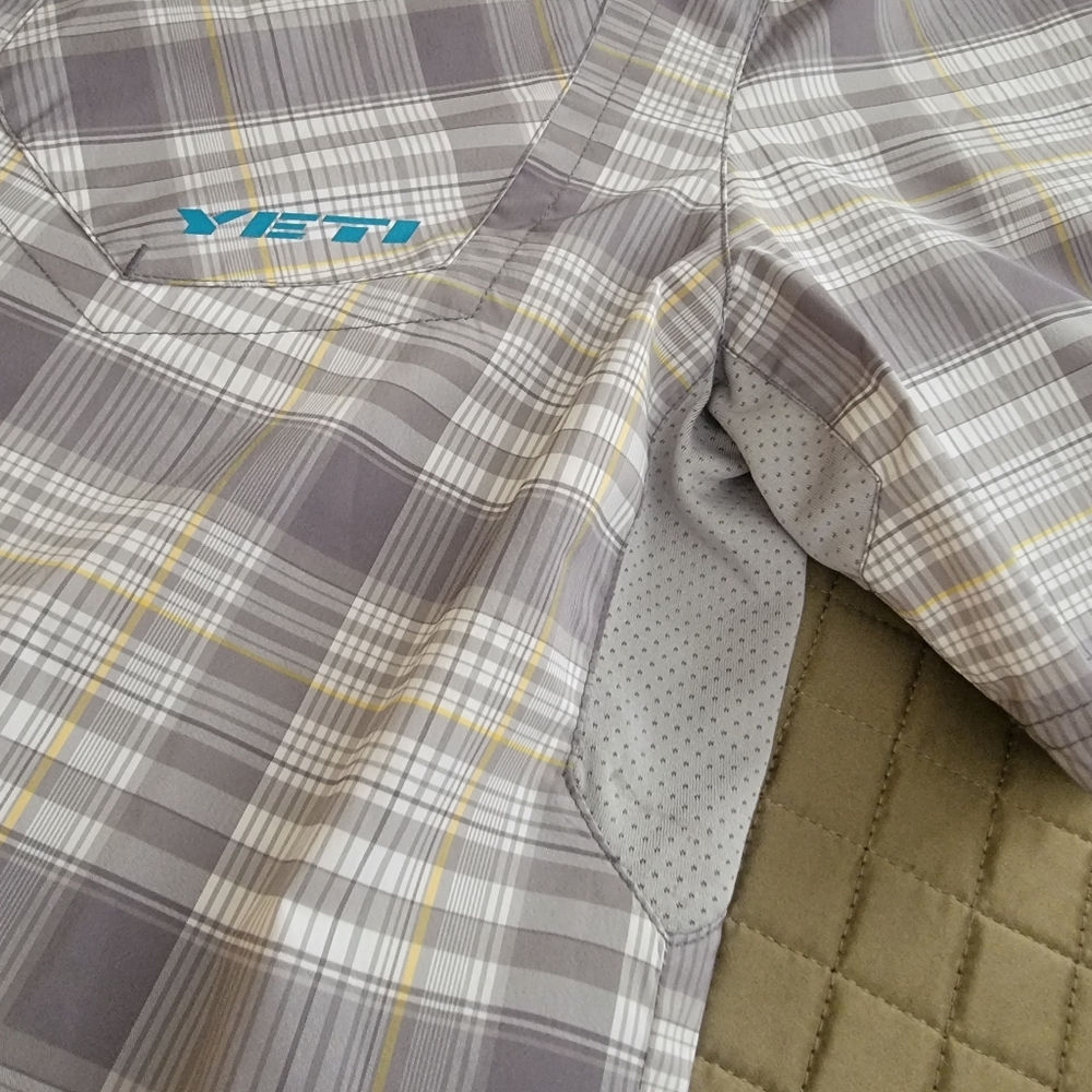 Size large YETI cycling short sleeve shirt